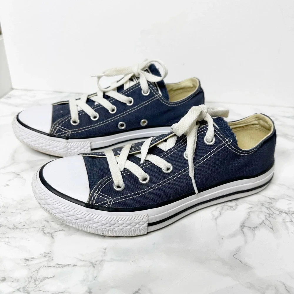 Converse Chuck Taylor All Star Youth Size 2 Navy Blue Low Top Sneakers School